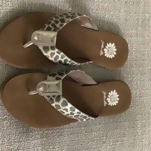 Dress flip flops